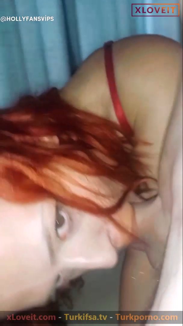 HottieKitty sakso çekerken az daha boğuluyordu